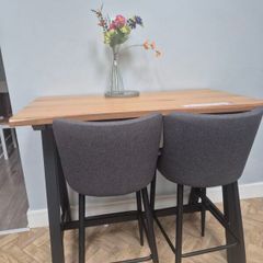 breakfast bar