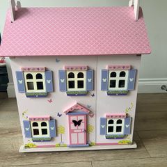 wooden dolls house with furniture & figures