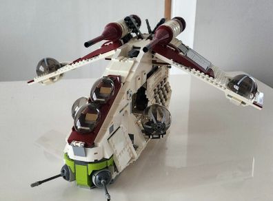 Lego 75021 Republic Gunship - Retired Set