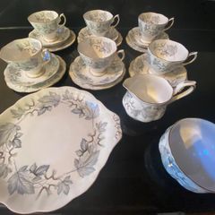 Royal Albert Silver Maple 21pc Bone China Tea Set in Excellent Condition