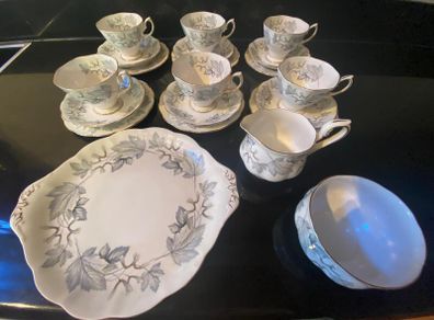 Royal Albert Silver Maple 21pc Bone China Tea Set in Excellent Condition