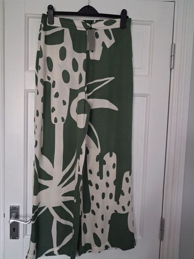 Parfois Printed Trousers - Green Ivory - M to L - BNWT RRP 39.99