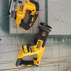 sabre saw and jisaw dewalt