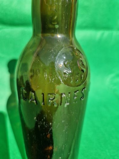 Antique 1/2 pint bottle - Cairnes Drogheda Limited