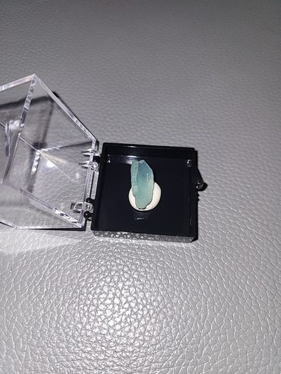Aquamarine specimen