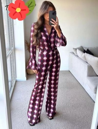 Amazing Zara Insta Famous Bloggers Limited Edition Pink Geo Print 3 Piece Suit, Blazer XL, Blouse XXL and Flare Trousers XL New with Tags