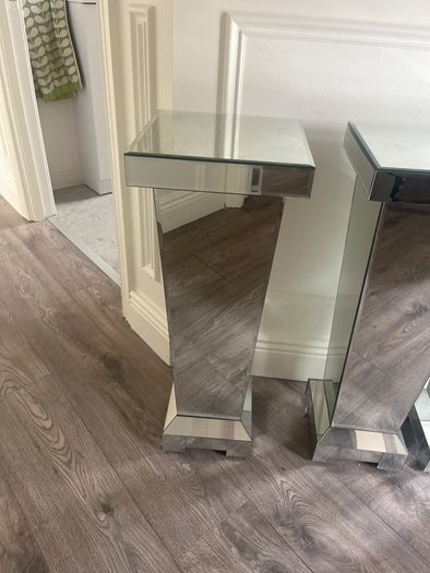 mirrored console