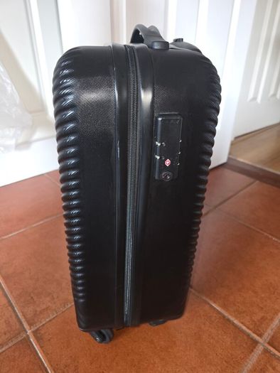 Cabin suitcase