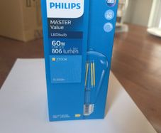10 x Philips 806 lumen screw-in bulbs