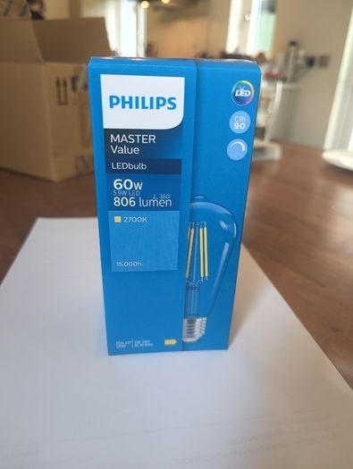 10 x Philips 806 lumen screw-in bulbs