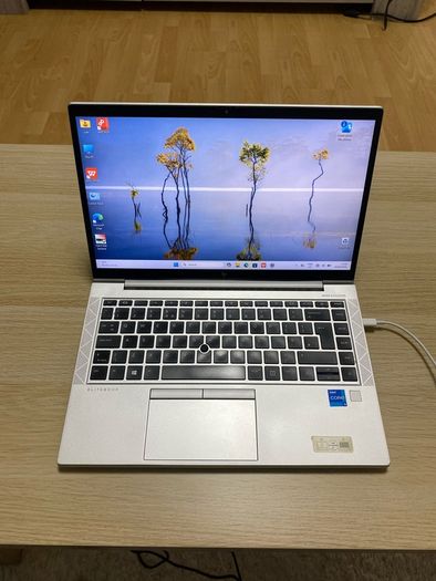 HP elitebook i5 pro 8/256 windows 11