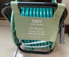 BRAND NEW 25 Metre Hose Reel with Accessories
