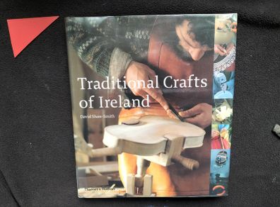 B00K_Traditional Crafts of Ireland