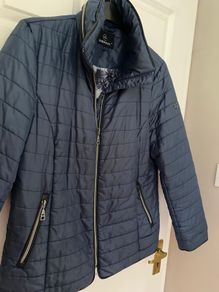 jacket..puffa with hood in collar