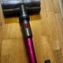 Dyson v10 hoover Image 6