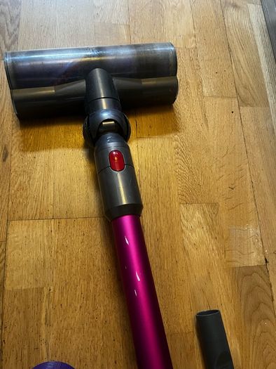 Dyson v10 hoover