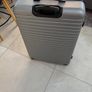 Large suitcase Image 3