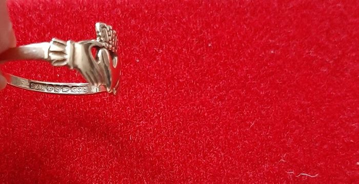 Claddagh ring 9ct gold