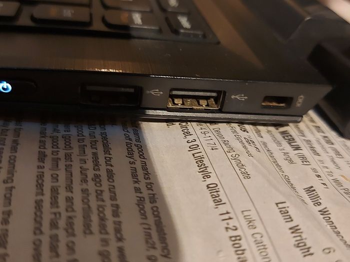 Lenovo 15.6 inch Laptop, Intel Core i3-4010U CPU, 1.7GHz, 4GB Ram, 250GB HDD, Windows 10, Microsoft Edge, Chrome and VLC