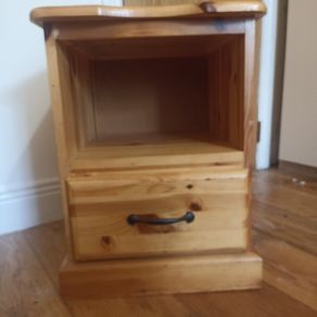 Pair of bedside lockers