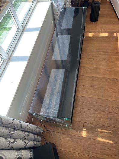 Glass tv unit