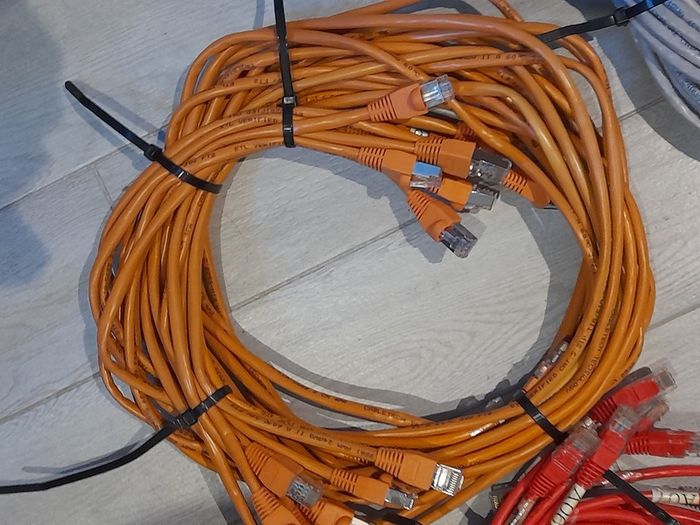Ethernet LAN Network Cable Cat5e - many