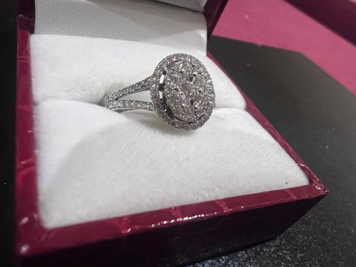 Wedding and engagement ring set valued at 4800