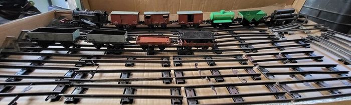 O gauge old clockwork train set