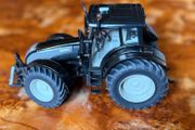 Siku 3268 Valtra T191 Black