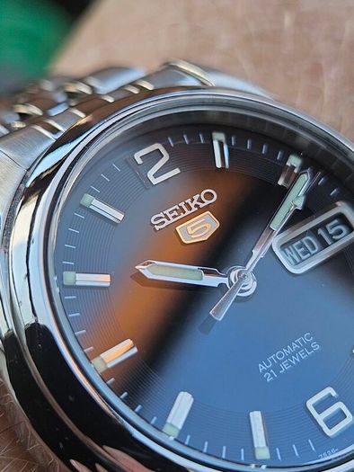 Watch Seiko 5 Automatic.