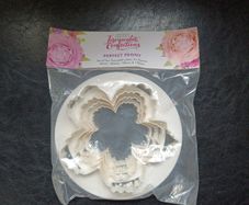 flower cutters cake decorations sugar flowers