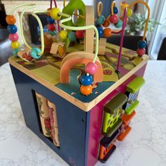 Zany zoo activity cube