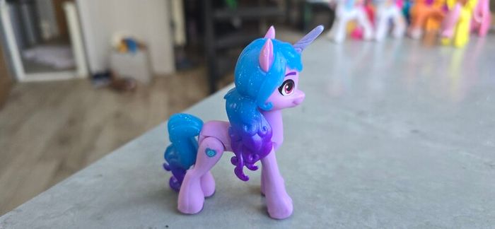 4euro Each - Select in comments - New Generation Moulded 3 inch  Figure Sparkle Glitter Hasbro Crystal Adventure MLP G5 My Little Pony