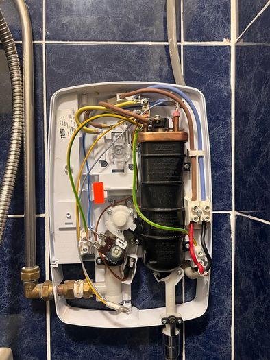 Triton TR80 shower and accessories