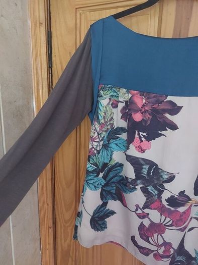 Luke Lovely floral top (free postage)