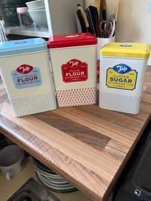 Flour and sugar storage containers
