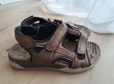 Size 40 Like New Sandals Men Boy