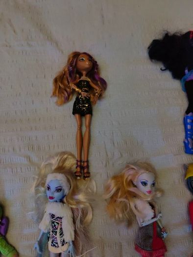 Monster high dolls plays etc and accessories