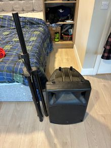 QX15A 15 Active Speaker and Stand