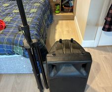 QX15A 15 Active Speaker and Stand
