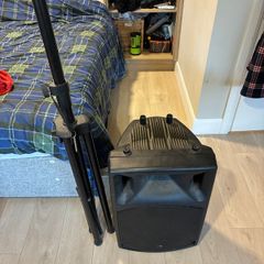 QX15A 15 Active Speaker and Stand