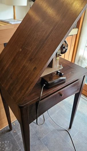 Singer 185K Antique Sewing Machine with Table