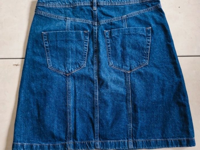 Immaculate condition river island knee length skirt