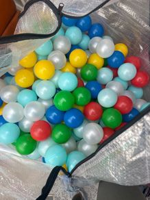 Ballpit Balls 300 +