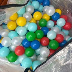 Ballpit Balls 300 +