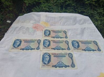 5 X First Series L.K. O Brien Five Pound Notes