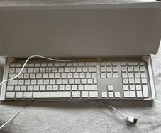 Apple Wired Keyboard (Model A1243)