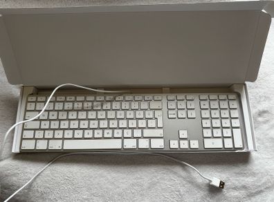 Apple Wired Keyboard (Model A1243)