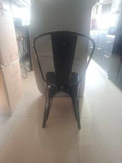 2 Metal chairs