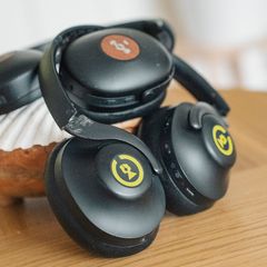 Pair of Bluetooth Wireless Headphones. House of Marley + Soho Sound 45s
